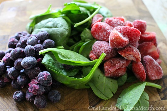 Spinach, Strawberry and Blueberry Smoothie